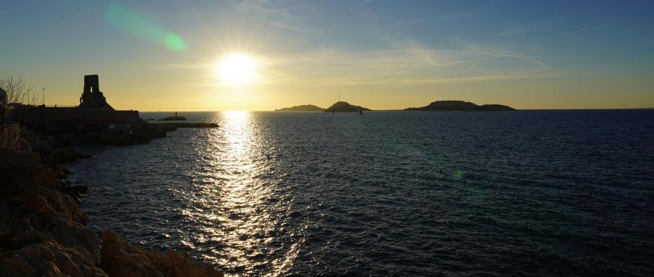 Hotel Peron Marseille Bagian luar foto