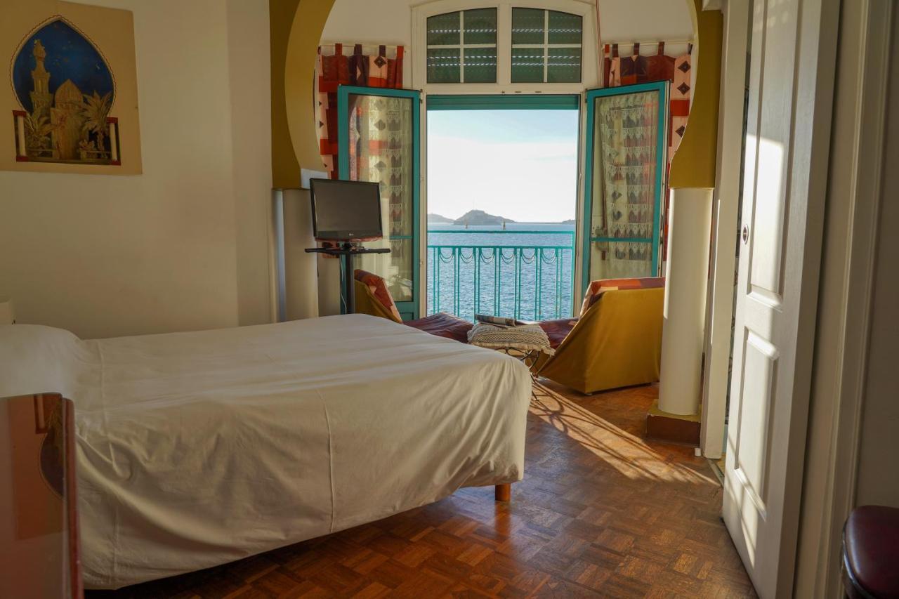 Hotel Peron Marseille Bagian luar foto