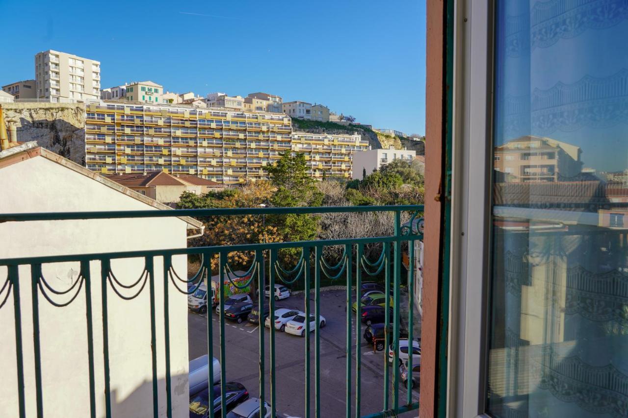 Hotel Peron Marseille Bagian luar foto